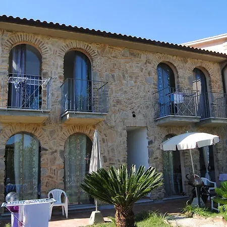 Apart-hotel Dolores Castle