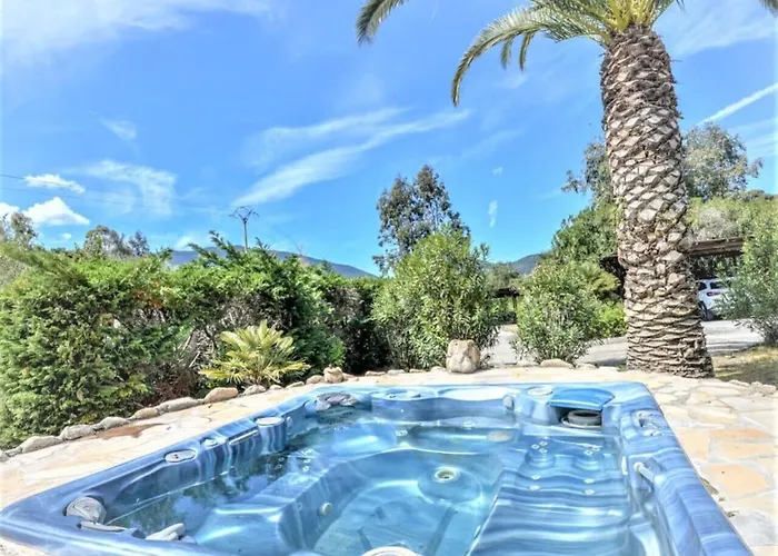 Dolores Castle 아파트호텔 마리나디캄포