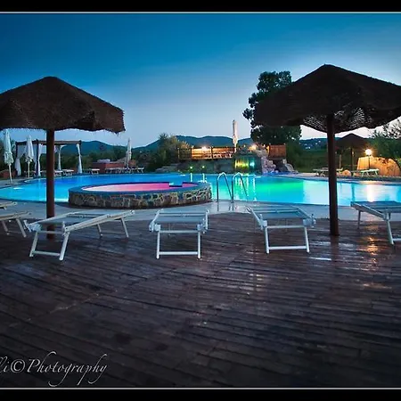 Dolores Castle Apartahotel