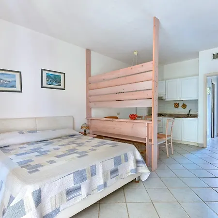 Aparthotel Dolores Castle 3*