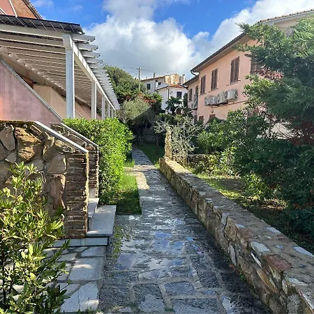 Dolores Castle Aparthotel Marina di Campo