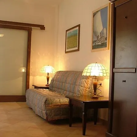Dolores Castle 3*