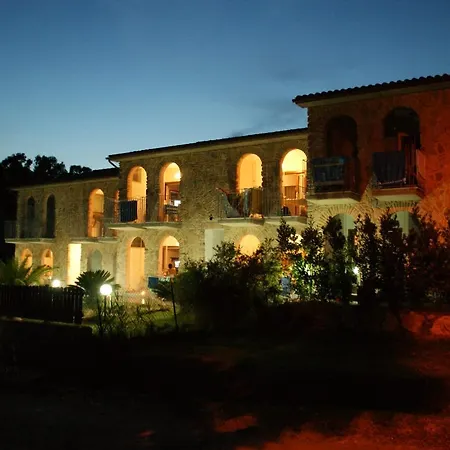Dolores Castle Apartahotel