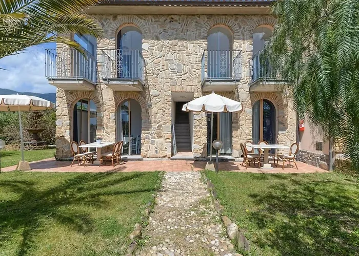 Dolores Castle Apart Otel 3*