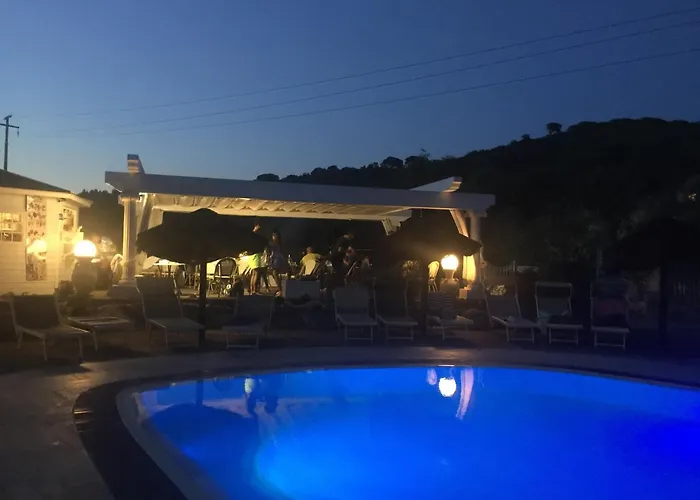 Apart Otel Dolores Castle