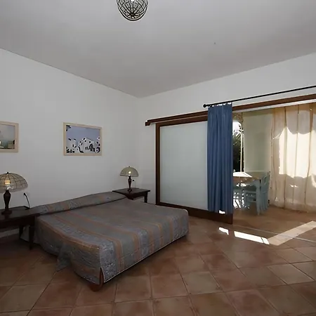 Hotel apartamentowy Dolores Castle Marina di Campo